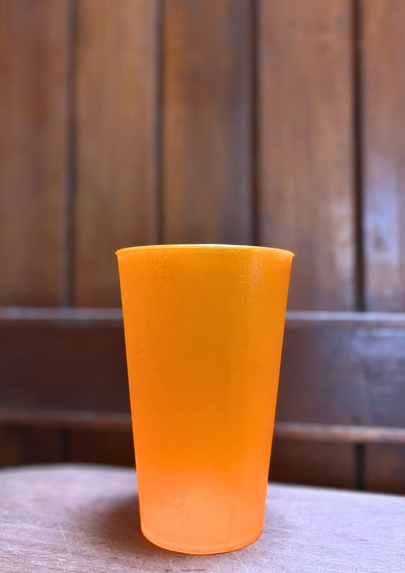 Vaso reutilizable 500 cc · Naranja glitter